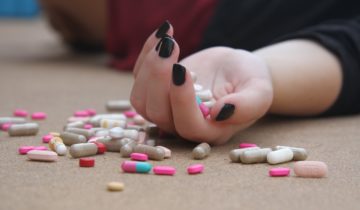 How to spot fake drugs